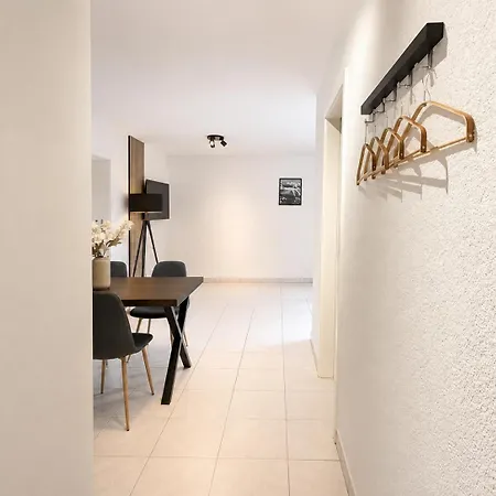 Book2stay - *