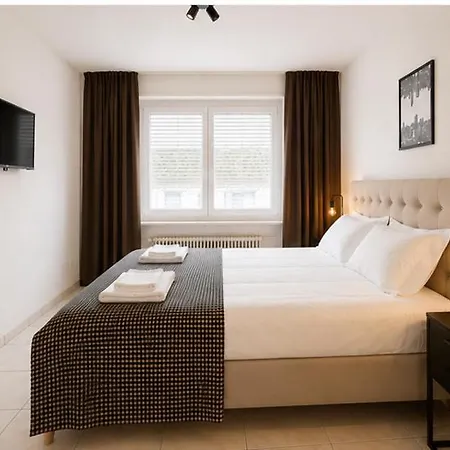 Book2stay - *